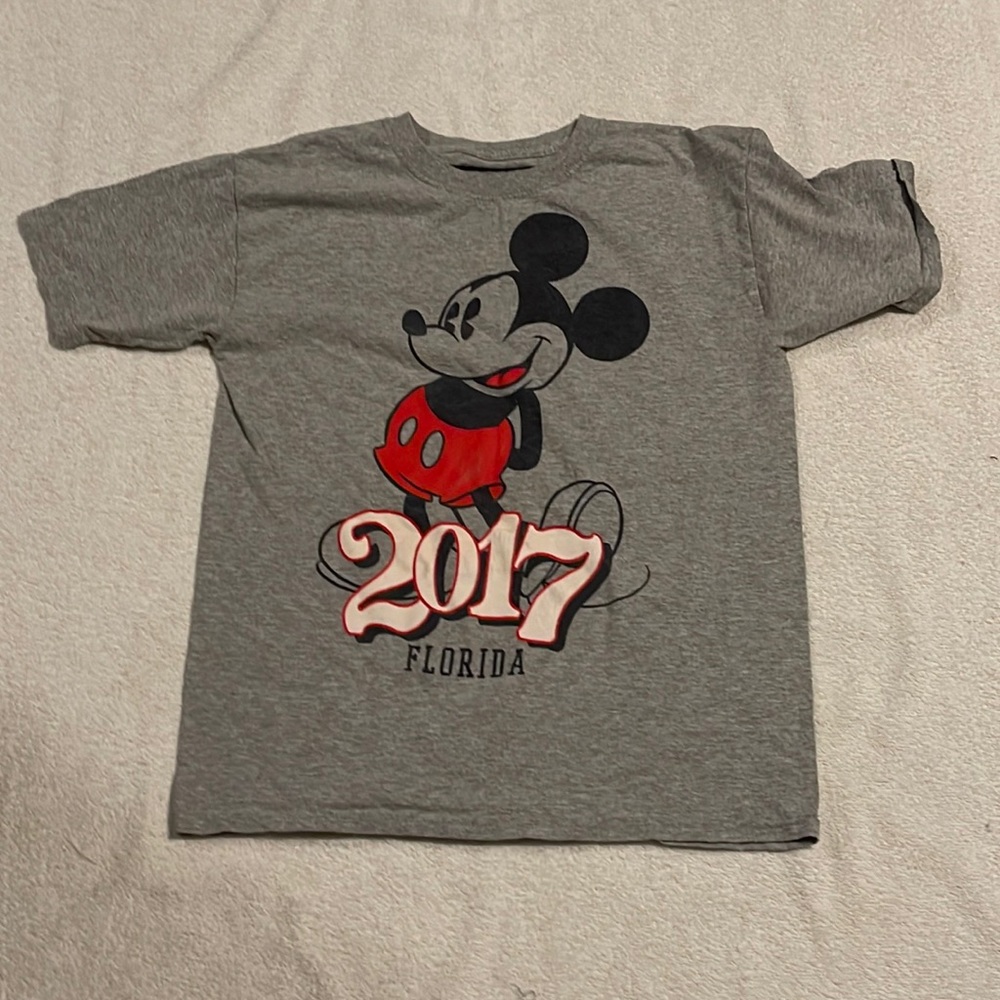 Disney unisex shirt size XL pre-owned